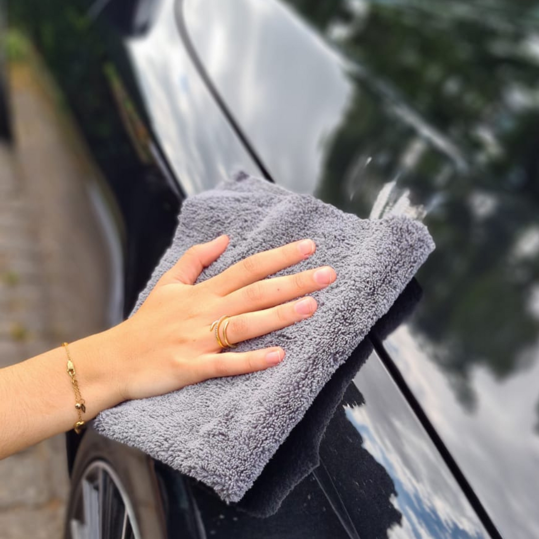 Obtenir une belle finition sur votre carrosserie avec un chiffon sans couture